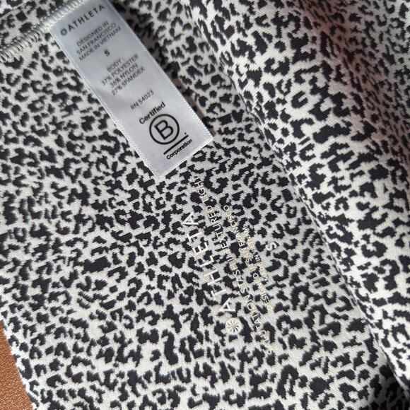 Athleta Leggings Womens Small Black White Salutation Stash Pocket Textured - Picture 4 of 4
